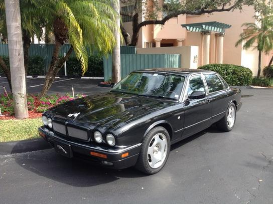Jaguar XJR