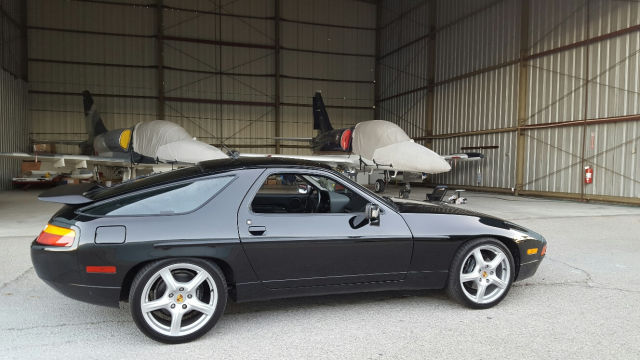 Porsche 928