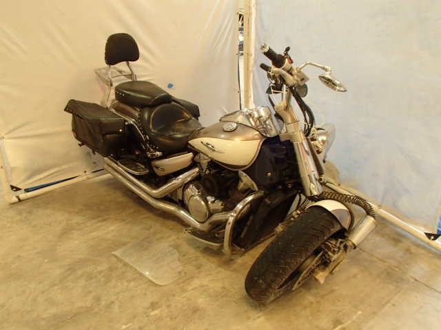 Suzuki VLR1800/VLR1800T