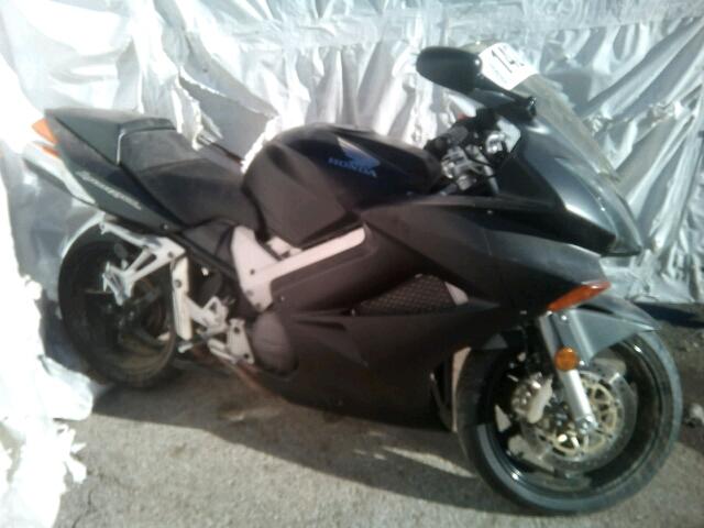 Honda VFR800A (INTERCEPTOR)