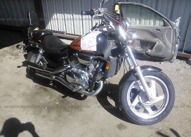 Honda VF750C2 (MAGNA)