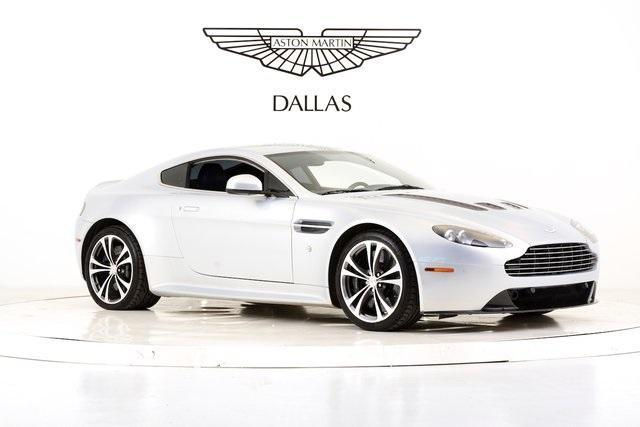 Aston Martin V12 Vantage