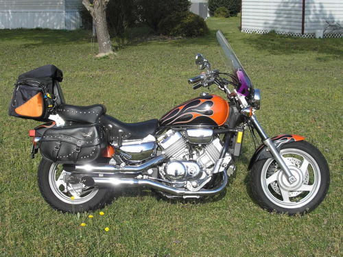 Honda VF750C2 (MAGNA)