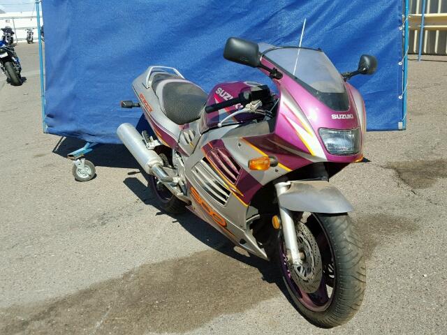 Suzuki RF900R