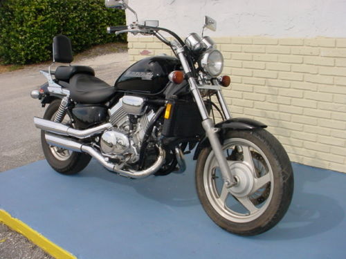 Honda VF750C (MAGNA)