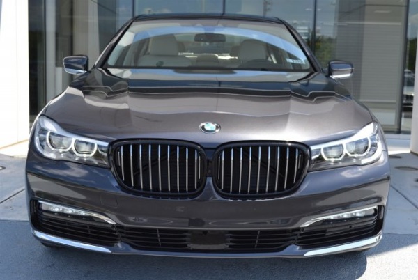 2016 BMW 740i