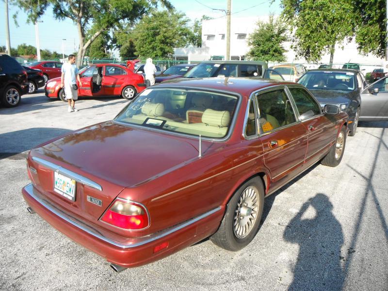 Jaguar XJ12