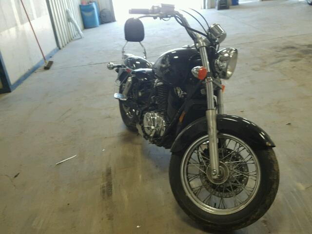 Honda VT1100C2 (SHADOW ACE)