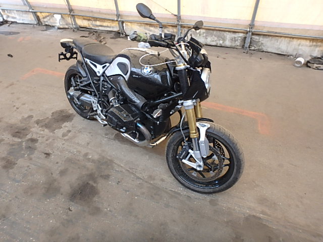 BMW R nineT