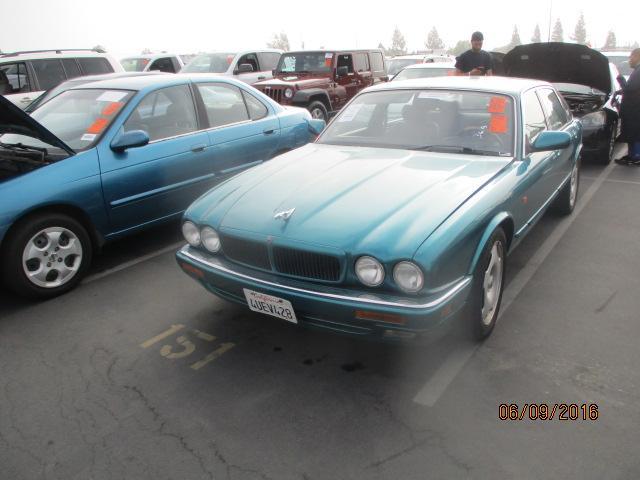 Jaguar XJR
