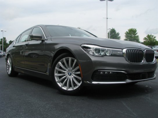 2016 BMW 740i