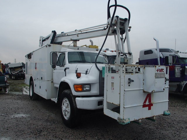 Ford F-700