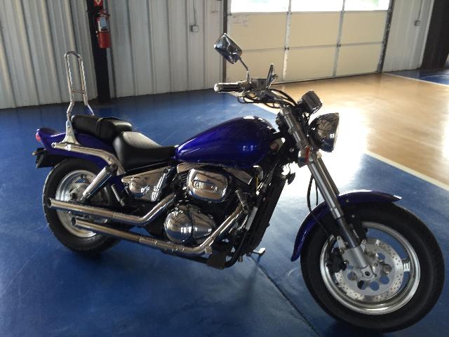 Suzuki VZ800