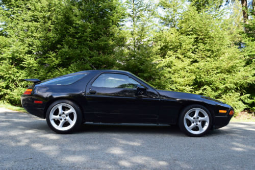 Porsche 928
