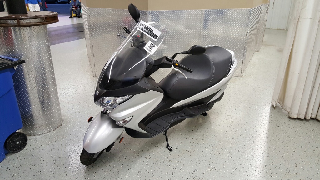 Suzuki UH200L