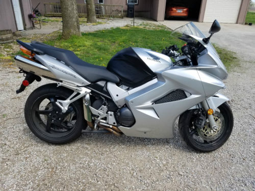 Honda VFR800 (INTERCEPTOR)