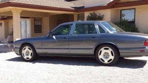 Jaguar XJR