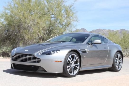 Aston Martin V12 Vantage