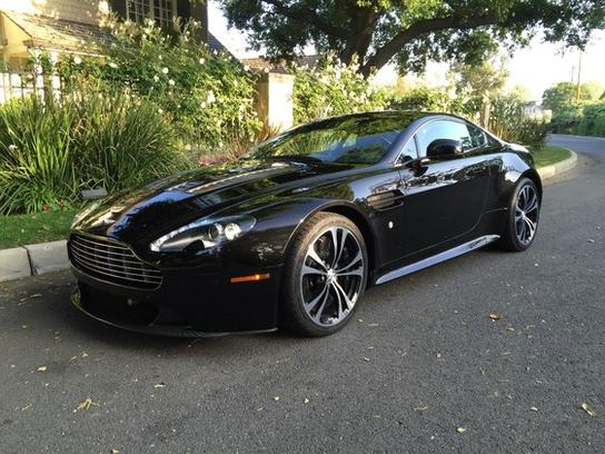 Aston Martin V12 Vantage