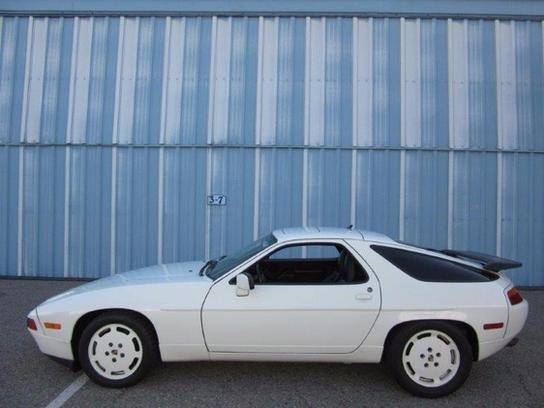 Porsche 928