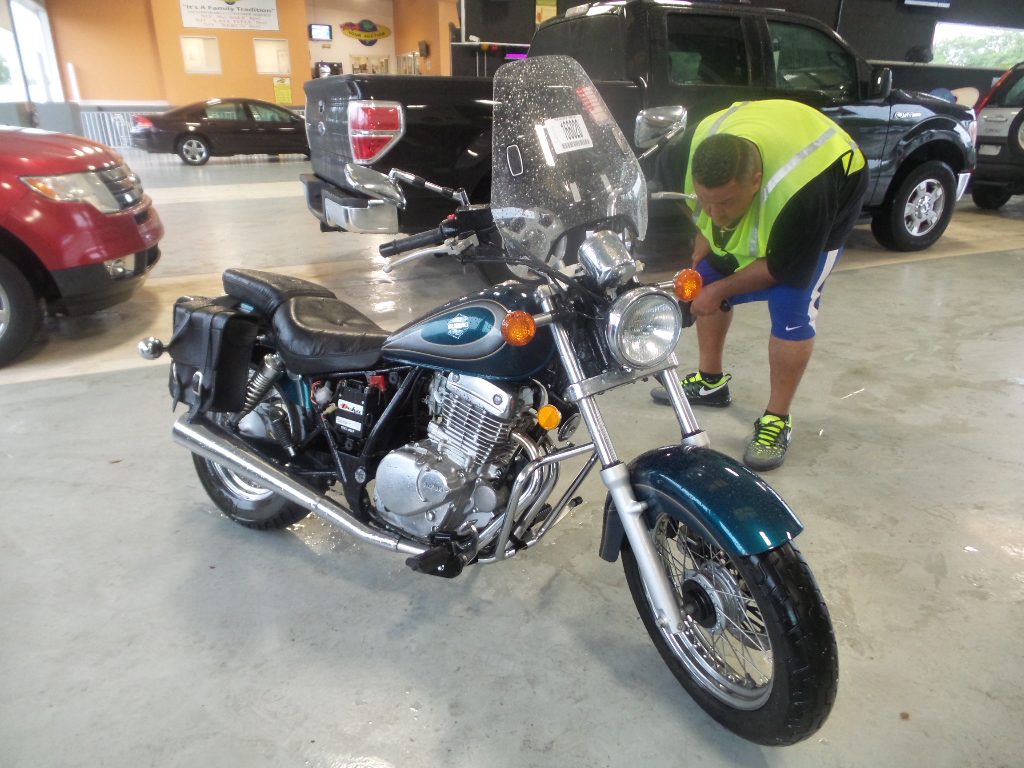 Suzuki GZ250