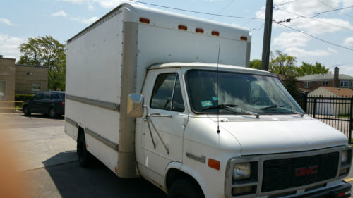GMC Cutaway Van