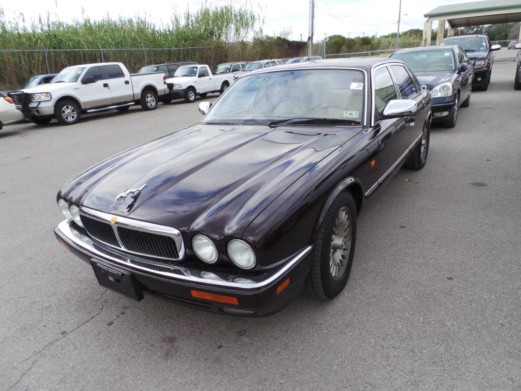 Jaguar XJ12
