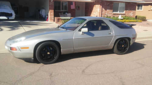 Porsche 928