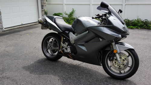 Honda VFR800 (INTERCEPTOR)