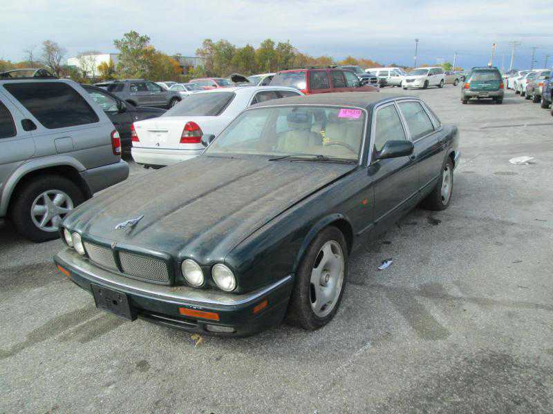 Jaguar XJR