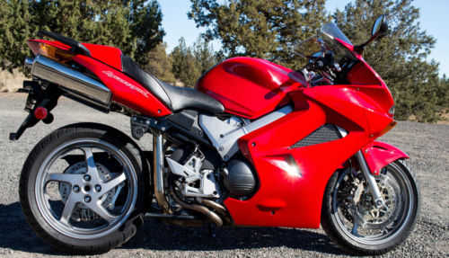Honda VFR800A (INTERCEPTOR)