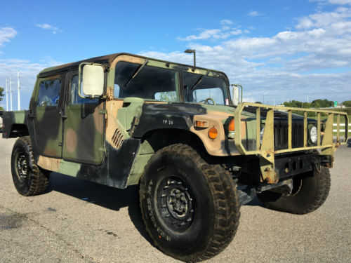 HUMMER H1