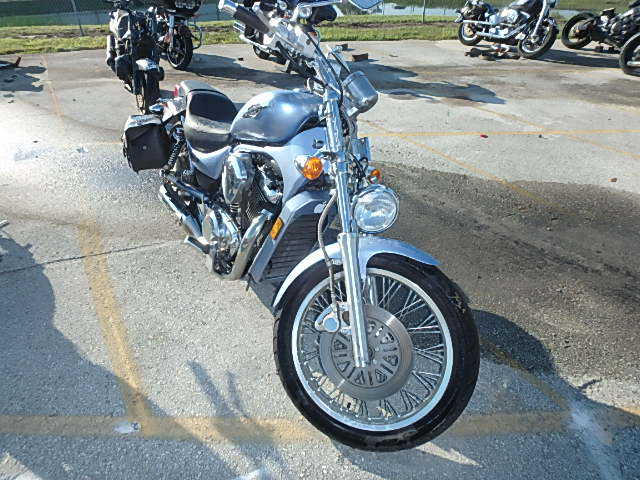 Suzuki VS800
