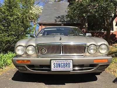 Jaguar XJ12