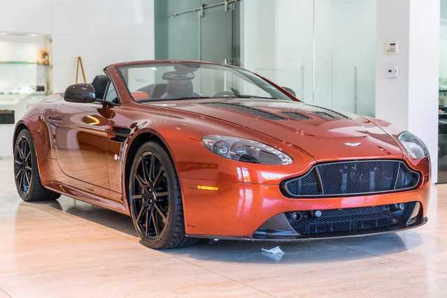 Aston Martin V12 Vantage
