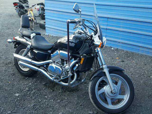 Honda VF750C (MAGNA)