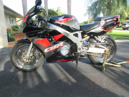 Honda CBR900
