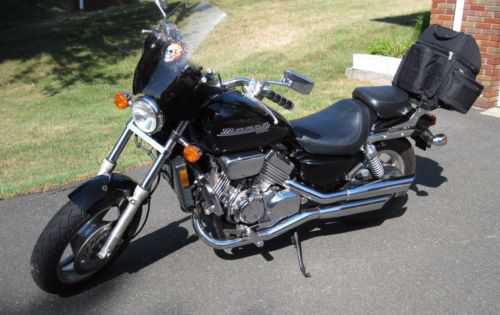Honda VF750C (MAGNA)
