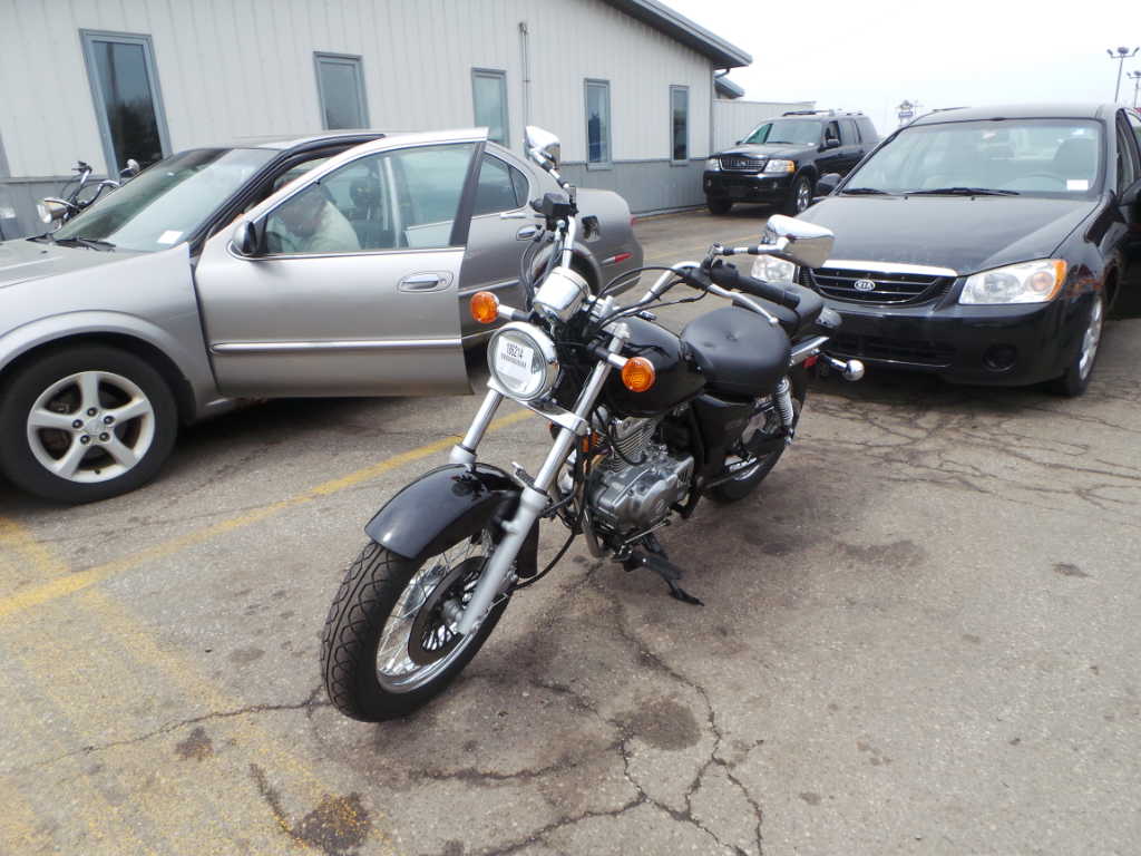 Suzuki GZ250
