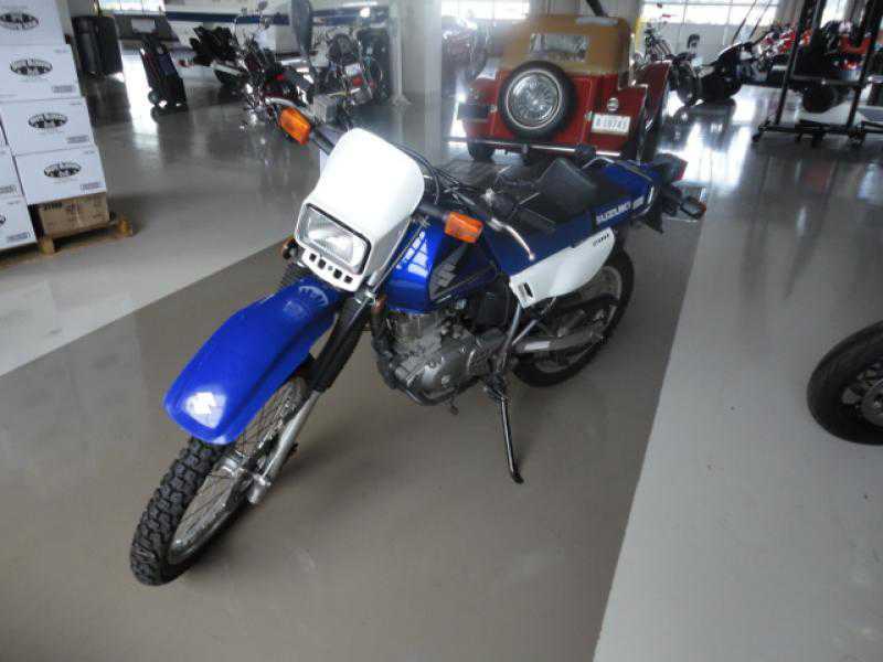 Suzuki DR200SE