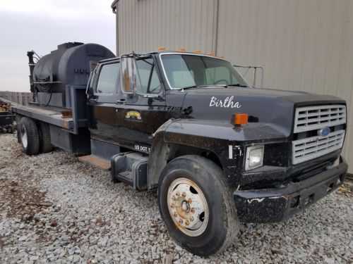 Ford F-700