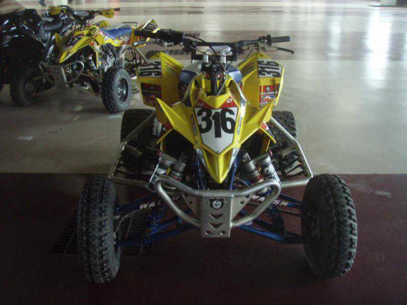 Suzuki LT-R450