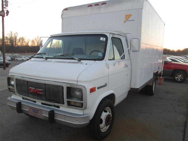 GMC Cutaway Van
