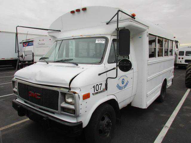 GMC Cutaway Van