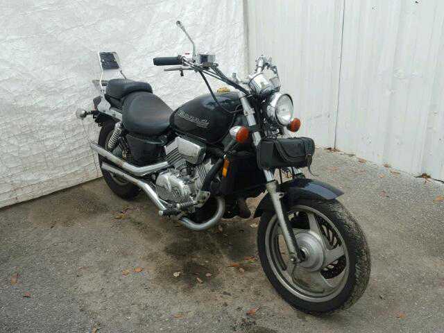 Honda VF750C (MAGNA)