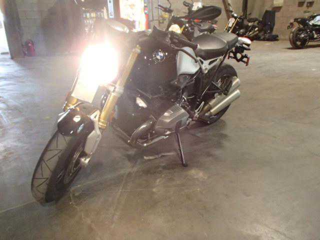 BMW R nineT