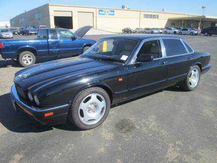 Jaguar XJR