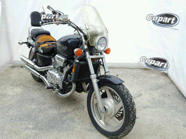 Honda VF750C (MAGNA)