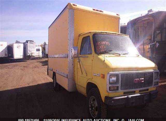 GMC Cutaway Van
