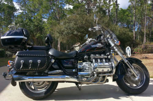 Honda GL1500C (VALKYRIE)
